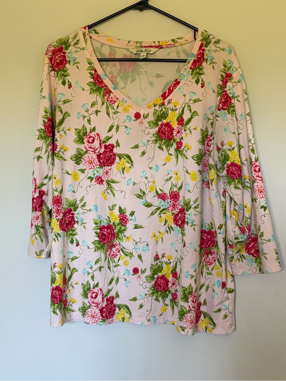 The Pioneer Woman Sweet Rose V-Neck 3/4 Sleeve Top